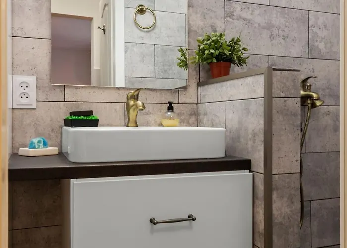 Bratianu - Old Town Magic 布加勒斯特